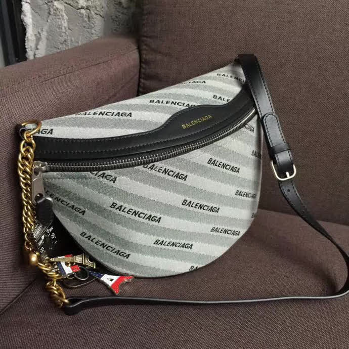 BALENCIAG巴黎世家 半月腰包 帆布材質 滿飾Balenciaga標識提花  BL1813